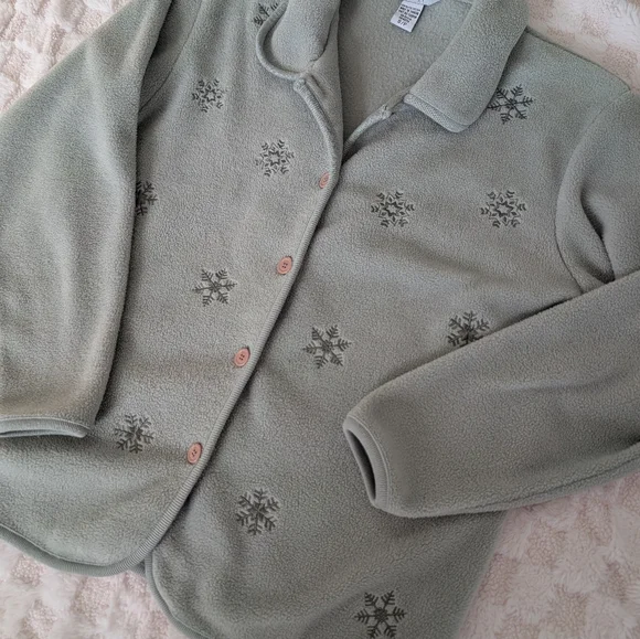 Northern Reflections Women's Embroidery Snowflake Cardigan - Light Gray - Picture 2 of 6
